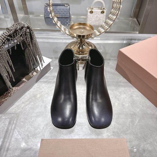 Miu Miu Vintage Cowhide Short Boots Retro Soft Leg Slimming Footwear