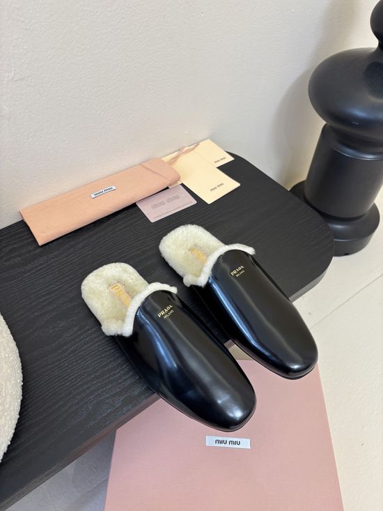 Miu Miu Genuine Fur Slippers Premium Cowhide Cashmere Upper Durable Sole