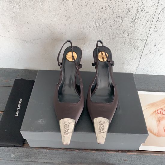 Yves Saint Laurent Elegant Pointed Toe High Heel Dress Shoes