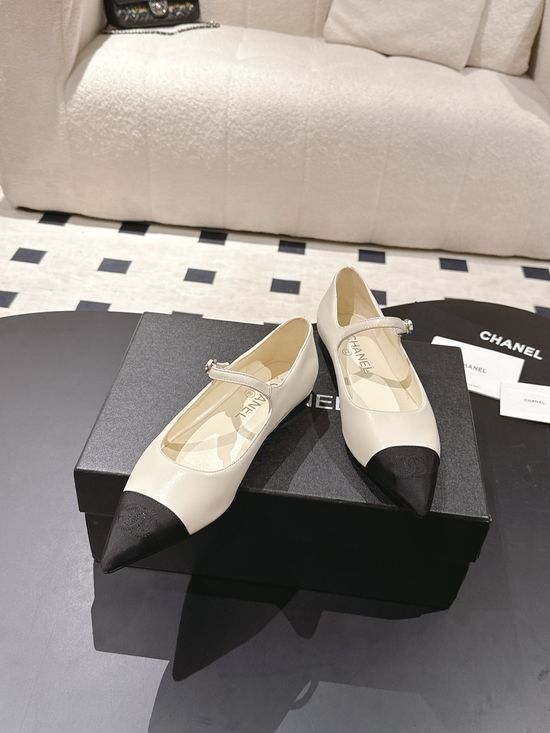 Chanel Pointed Toe Flat Mary Jane Shoe Soft Lambskin Elegant