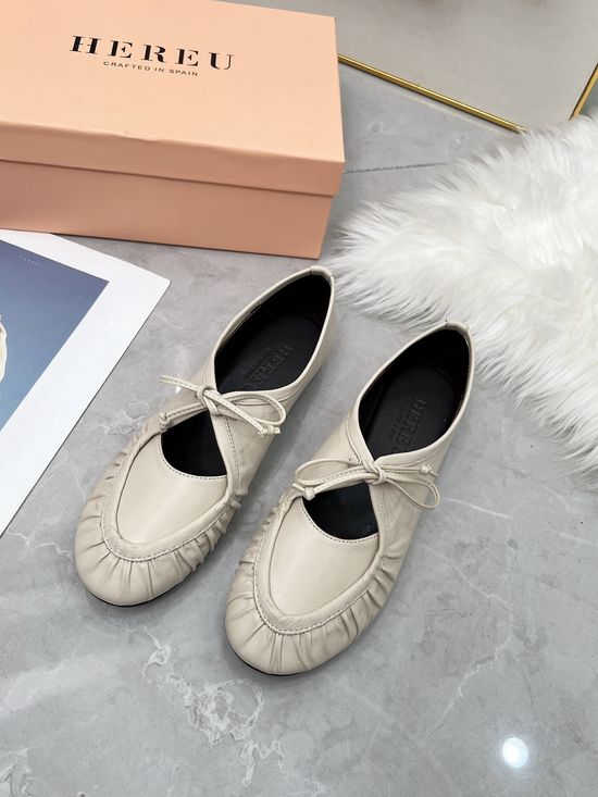 Hermes Bow Decor Round Toe Soft Leather Mary Jane Flats