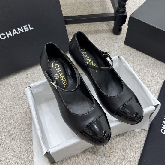 Chanel Elegant Pearl Heel Leather Comfortable Fashion Boots