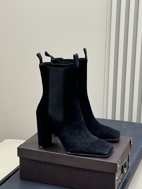 Alaia Elegant Square Toe Leather Short Boots