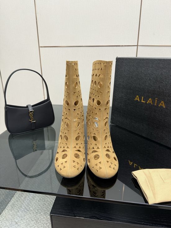 Alaia Hollow Out Chunky Heel Ankle Boots Leather Sole
