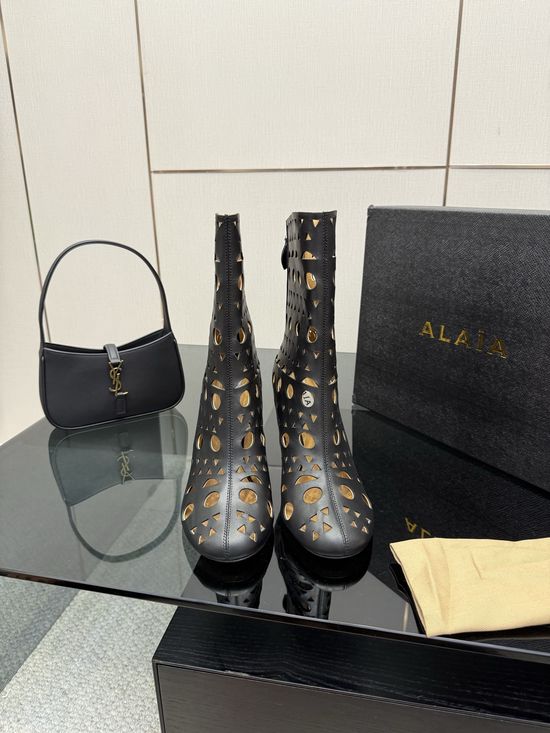 Alaia Hollow Out Chunky Heel Ankle Boots Leather Sole