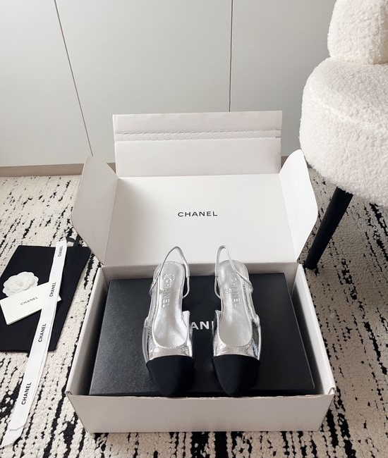 Chanel Luxury Leather Hollow Out Dress Pumps with Metal Buckle