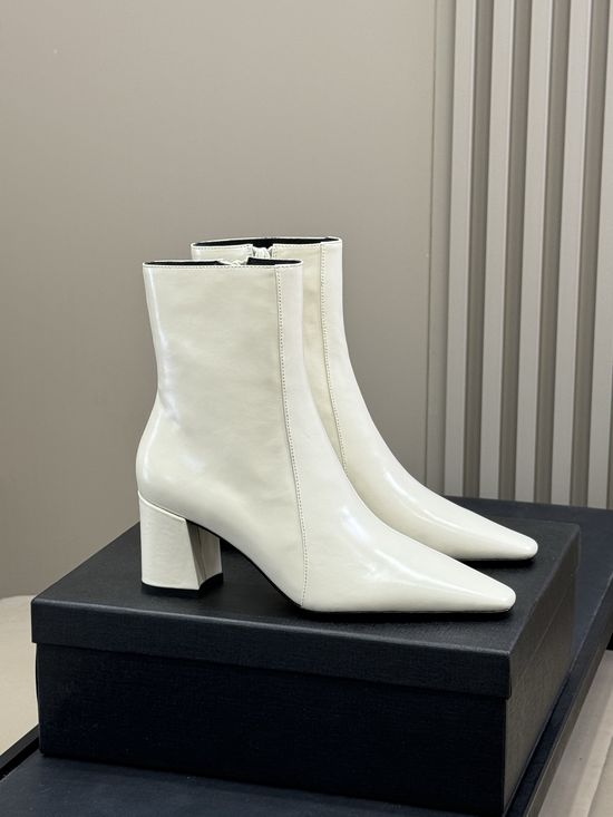 Yves Saint Laurent Sleek Cow Leather Comfortable Daily Boots