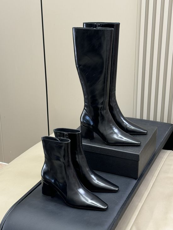 Yves Saint Laurent Sleek Cow Leather Comfortable Daily Boots