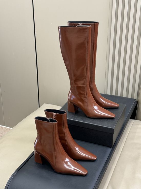 Yves Saint Laurent Sleek Cow Leather Comfortable Daily Boots