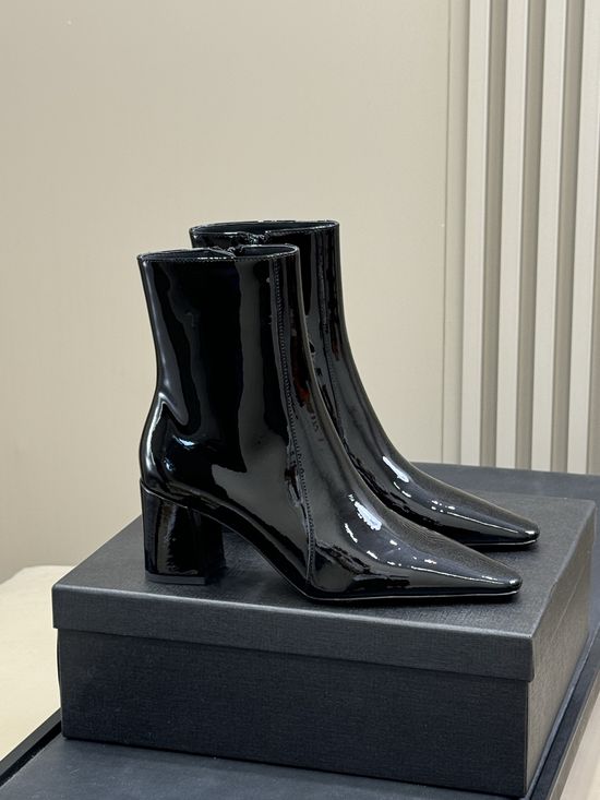 Yves Saint Laurent Sleek Cow Leather Comfortable Daily Boots
