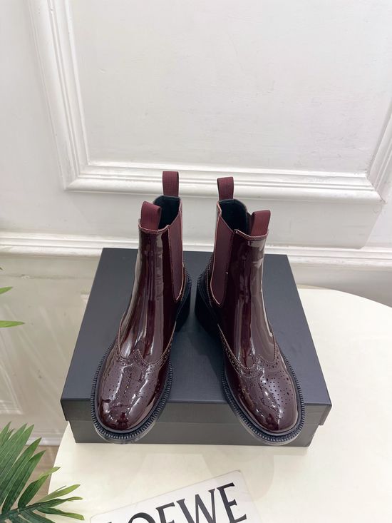 Yves Saint Laurent Patent Leather Chelsea Boots Classic Retro Comfortable Sole