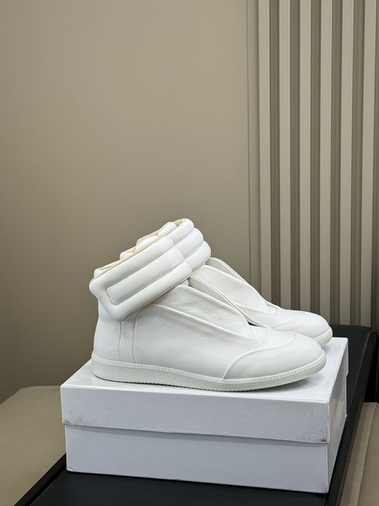 Maison Margiela High Top Leather Sneakers with Hidden Straps Soft Comfortable