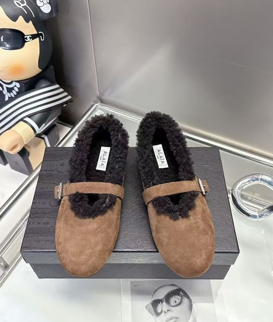 Alaia Fleece Lined Suede Buckle Decor Comfortable Retro Dress Shoes