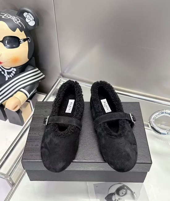 Alaia Fleece Lined Suede Buckle Decor Comfortable Retro Dress Shoes