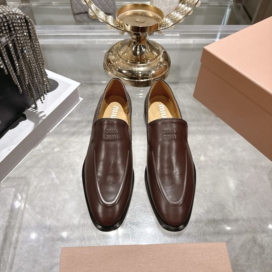 Miu Miu Vintage Distressed Leather Loafers Classic Retro Design