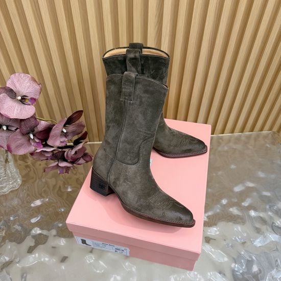 Miu Miu Pointed-Toe Knight Boots with Sleek Silhouette