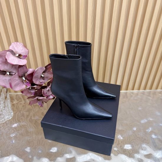 Yves Saint Laurent Sophisticated Zippered High Heel Booties
