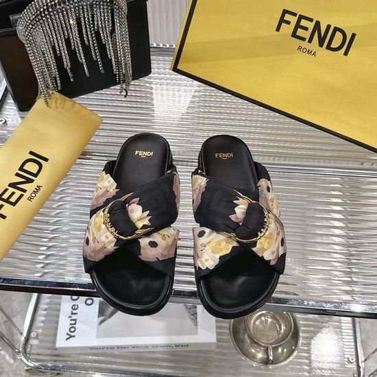 Fendi Classic Buckle Decor Soft Comfortable Casual Slide Sandals