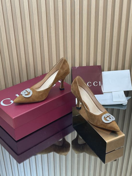 Gucci Crystal Buckle Patent Leather Mid Heel Dress Pumps