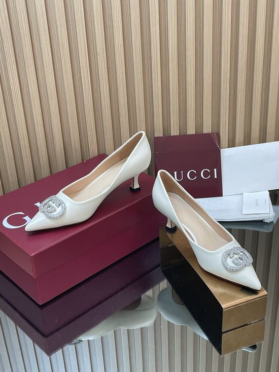 Gucci Crystal Buckle Patent Leather Stiletto Commuter Shoes