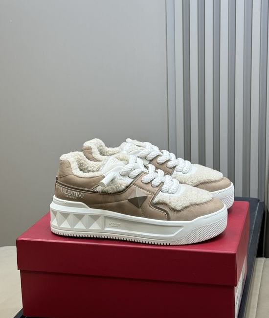 Valentino Plush Lined Sneakers Height Increasing Warm Slip Resistant Sole