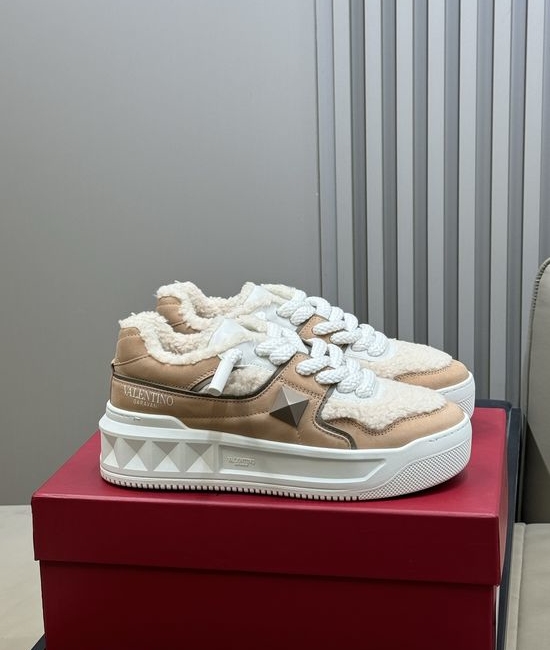 Valentino Plush Lined Sneakers Height Increasing Warm Slip Resistant Sole
