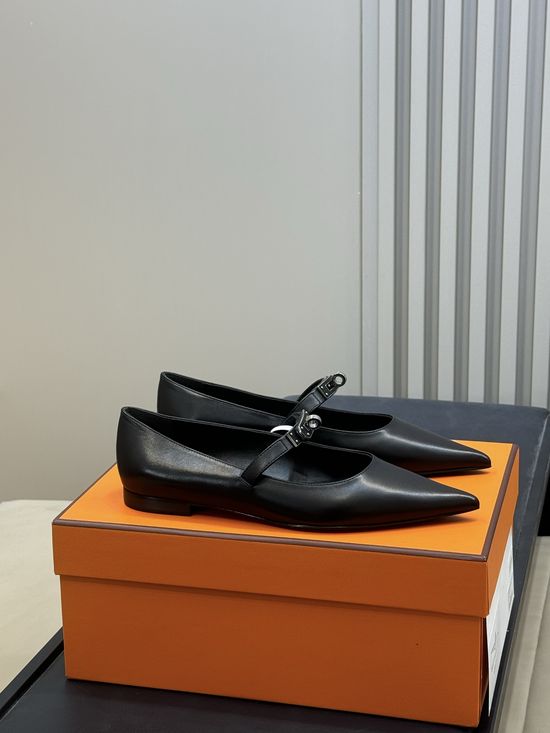 Hermes Genuine Leather Pointed Toe Low Heel Pumps