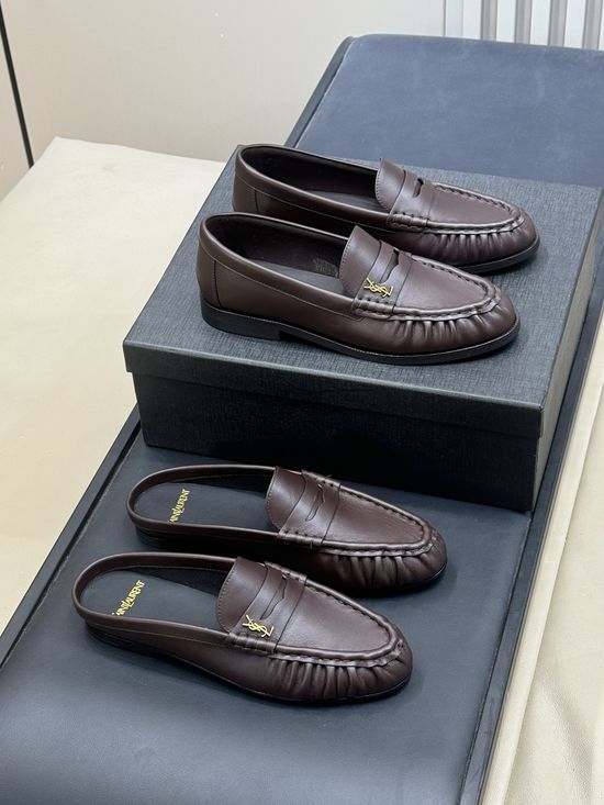 Yves Saint Laurent Pleated Leather Loafers for Everyday Wear