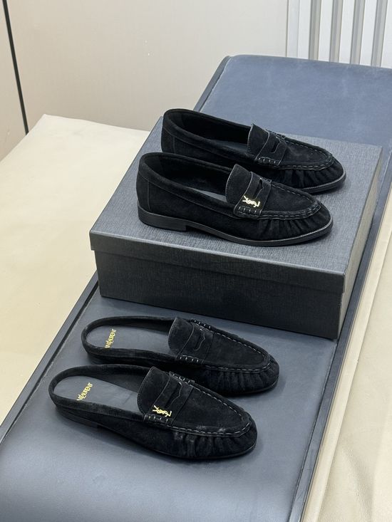 Yves Saint Laurent Pleated Leather Loafers for Everyday Wear