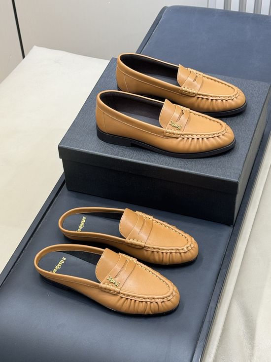 Yves Saint Laurent Pleated Leather Loafers for Everyday Wear