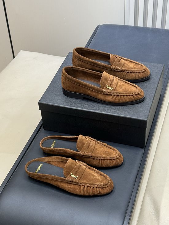 Yves Saint Laurent Pleated Leather Loafers for Everyday Wear
