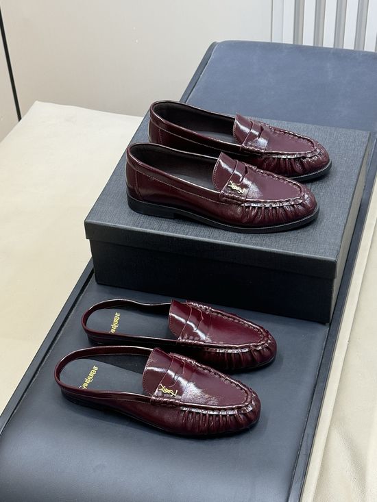 Yves Saint Laurent Pleated Leather Loafers for Everyday Wear