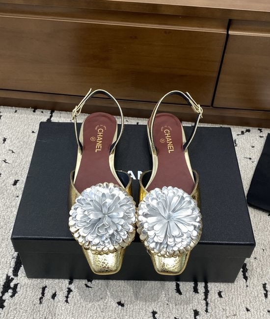 Chanel Retro Floral Decor Leather Low Heel Sandals