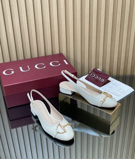 Gucci Patent Leather Buckle Flat Ballet Shoe