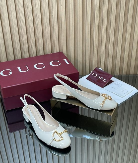 Gucci Patent Leather Buckle Flat Ballet Shoe