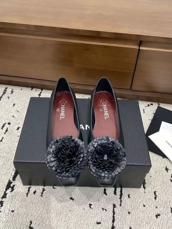 Chanel Vintage Style Flower Decor Flat Shoes Soft Leather Lining