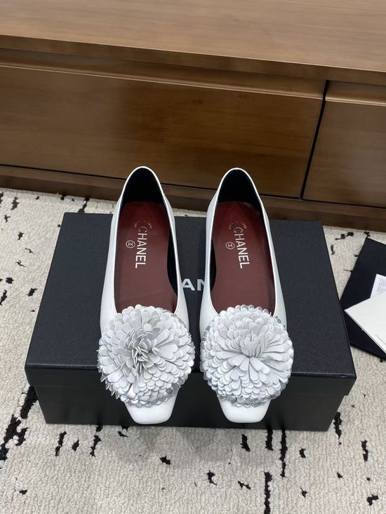 Chanel Vintage Style Flower Decor Flat Shoes Soft Leather Lining