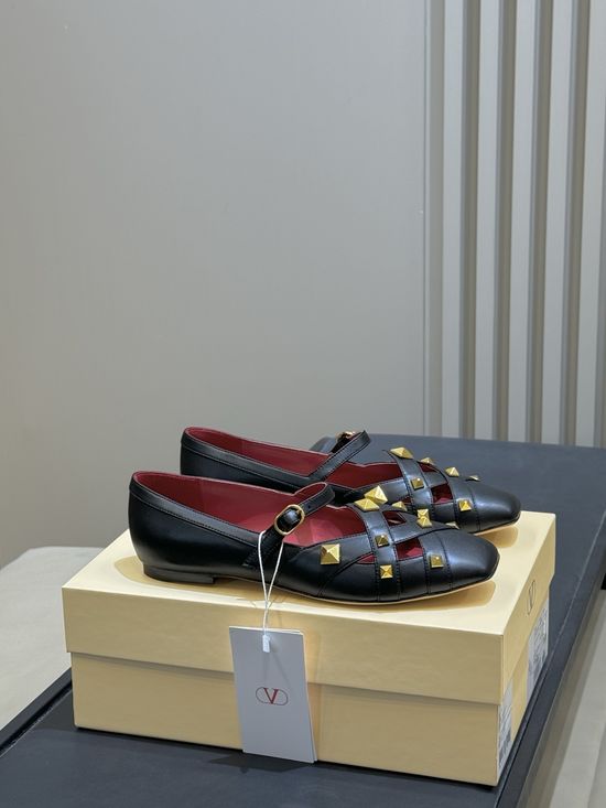 Valentino Stud Embellished Square Toe Leather Flats