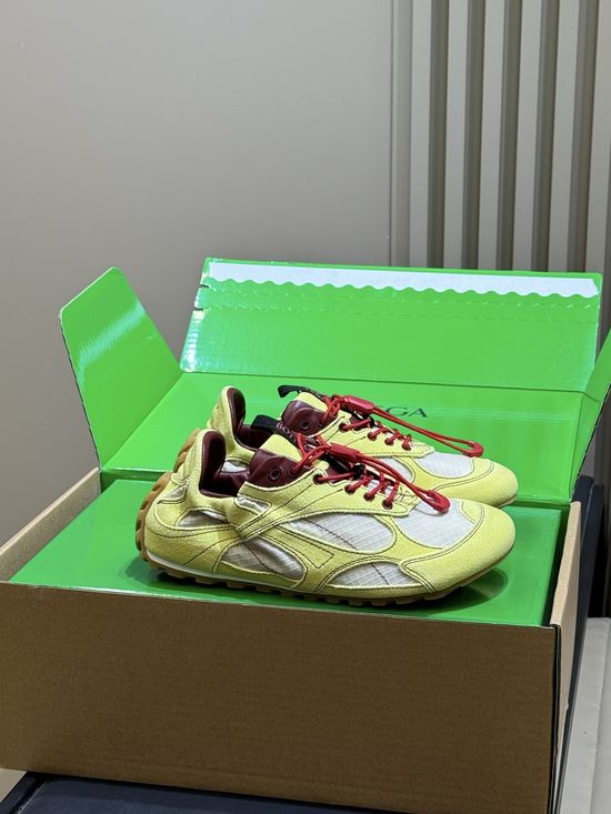 Bottega Veneta Durable Hiking-Inspired Sneakers with Soft Leather Lining