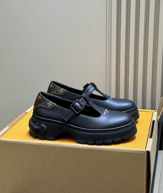 Louis Vuitton LV Chunky Sole Mary Jane Shoes with Monogram Lining