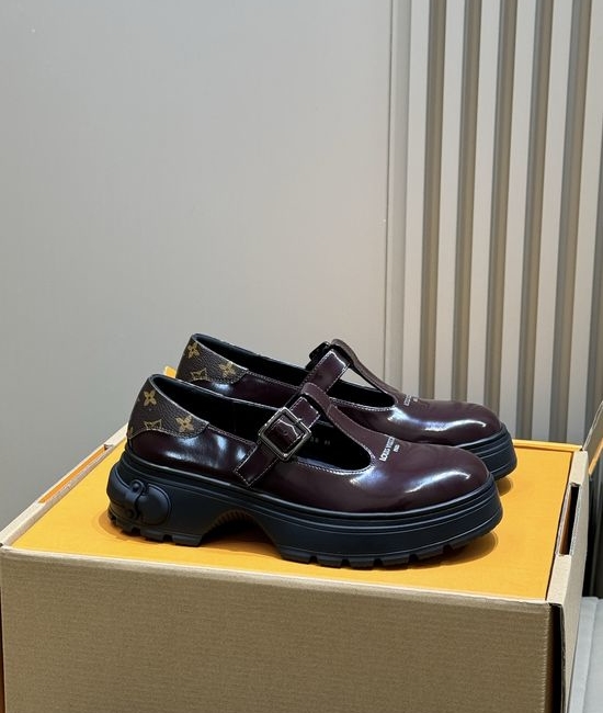Louis Vuitton LV Chunky Sole Mary Jane Shoes with Monogram Lining