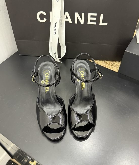 Chanel Premium Casual Daily Footwear with Luxury Packaging