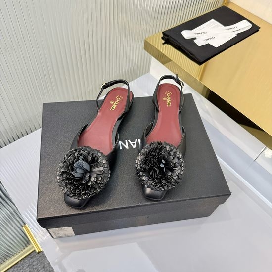 Chanel Two-tone Floral Block Heel Pumps with Leather Sole