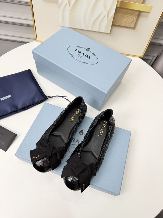 Prada Soft Sheepskin Slip-on Versatile Comfort Casual Shoes