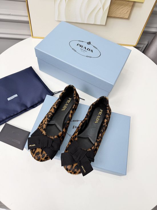 Prada Soft Sheepskin Slip-on Versatile Comfort Casual Shoes