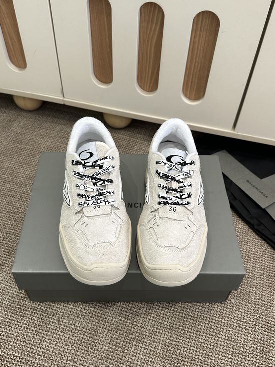 Balenciaga Vintage Distressed Leather Casual Platform Sneakers