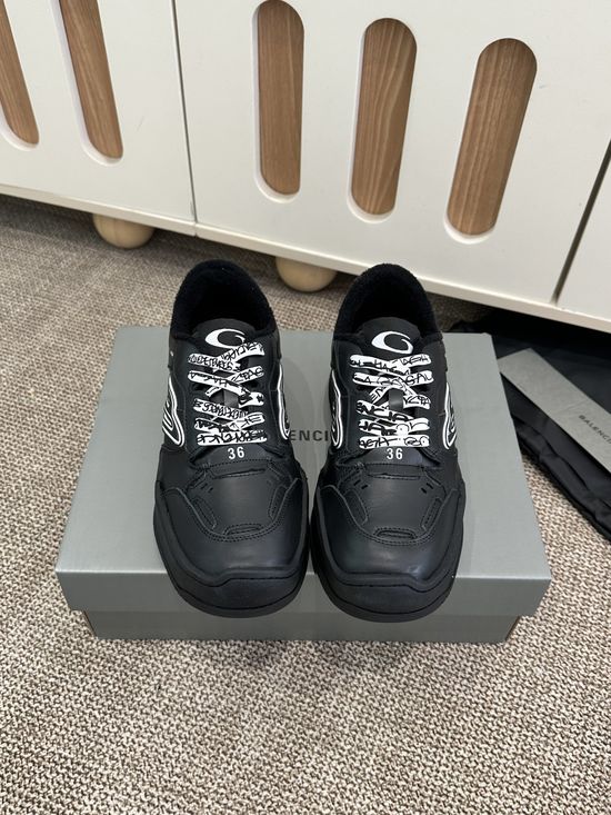 Balenciaga Vintage Distressed Leather Casual Platform Sneakers