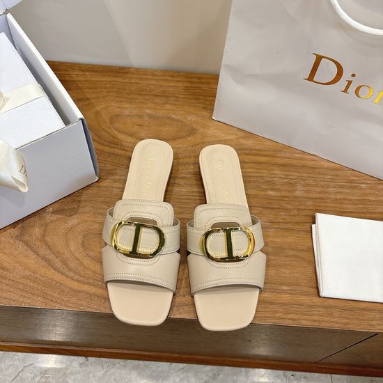 Christian Dior Classic Cut-out Design Low-heeled Shoes