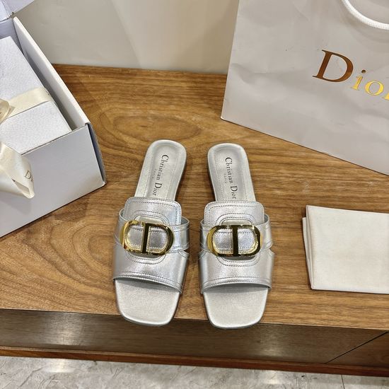 Christian Dior Classic Cut-out Design Low-heeled Shoes