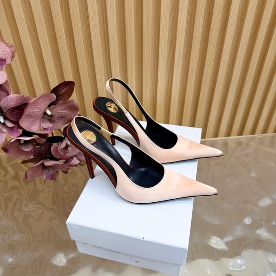 Yves Saint Laurent Sophisticated Pointed-Toe High Heels with Metal Chain